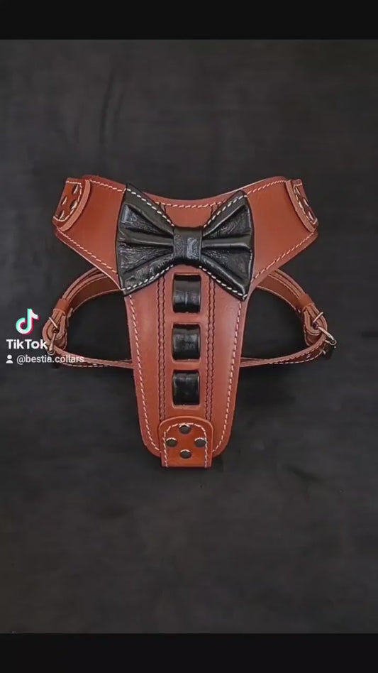 Bestia ''Bowtie'' leather harness